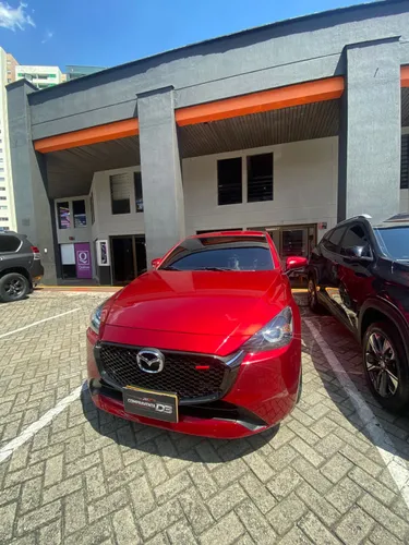 Mazda 2 carbón