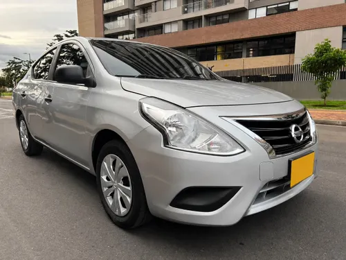 Nissan versa 2020