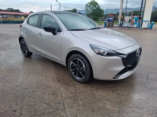 Mazda 2 Grand Touring LX Carbón Edition 2027