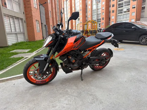 VENDO HERMOSA KTM DUKE 200 NG