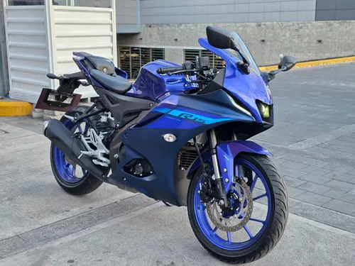 YAMAHA R15 V4 2026