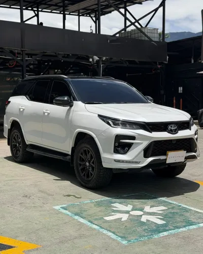 TOYOTA FORTUNER GR 2.8 DIESEL 2023