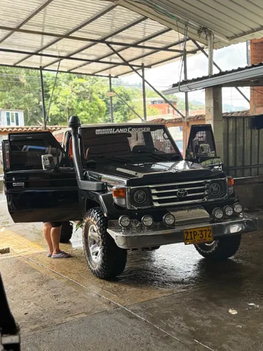 Toyota Land Cruiser Macho
