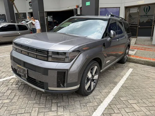 Hyundai Santa Fe híbrida 2025