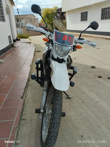 Yamaha XTZ 125 Modelo 2015 en venta no tiene técnico mecánica son 5.500.000 negociables