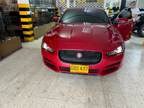 Vendo hermoso Jaguar XE i4 prestige