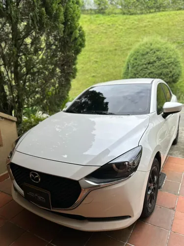 MAZDA 2 TOURING SEDAN