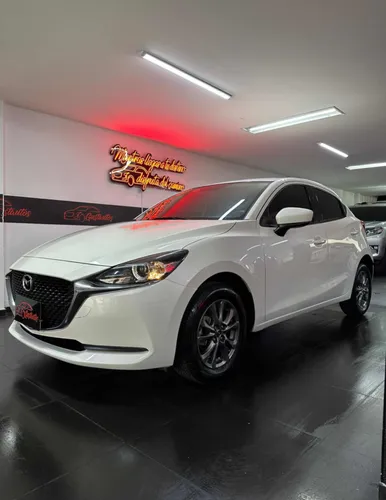 Mazda 2 2022 touring,