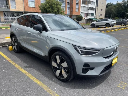 Volvo C40 eléctrico P8 full equipo ultimate
