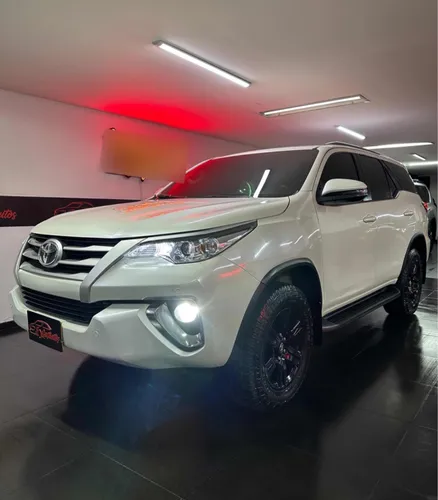 Toyota Fortuner SW4 street 2019