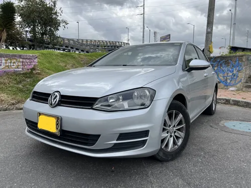 VOLKSWAGEN GOLF MODELO 2015