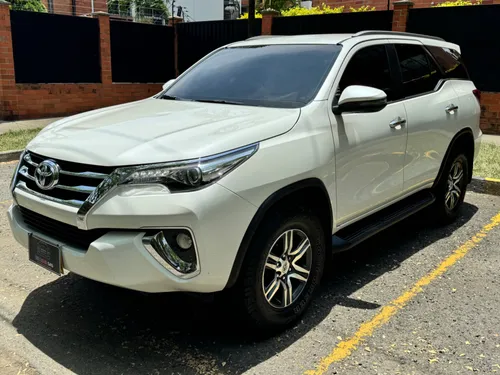 Toyota Fortuner SRV 