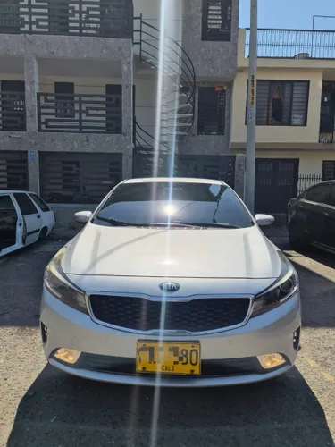 Se vende Kia Cerato pro Sx 2019