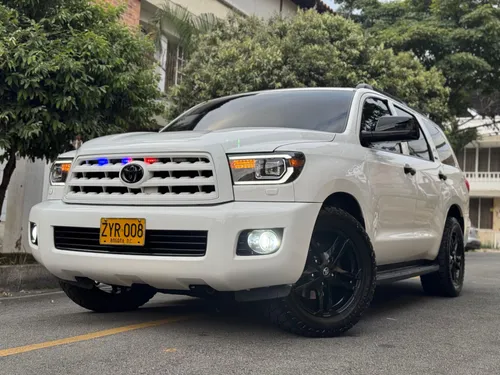 Toyota Sequoia SR5 