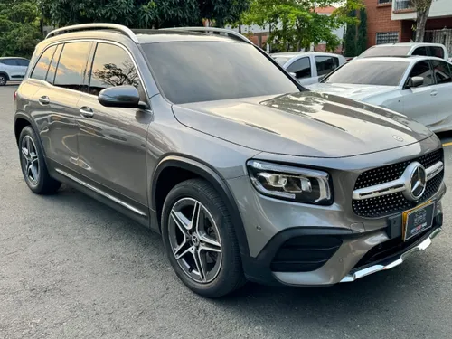 Mercedes-Benz GLB200 