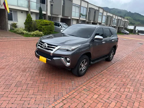 Toyota Fortuner 2700