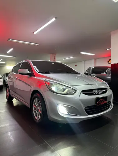 Hyundai Accent  2012