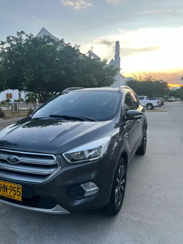 Ford escape titanium 2017