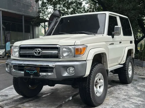 Toyota Macho Land Cruiser 70 4x4 2012