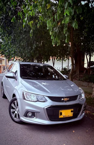 Vendo Chevrolet Sonic 2018 LT en excelente estado con motor 1.6L de 4 cilindros