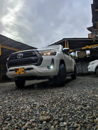 Toyota Hilux 