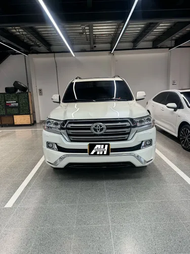 Toyota lc200 Sahara Vx Imperial 2019