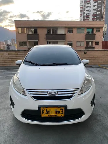 Hermoso Ford Fiesta 