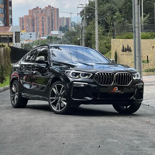 BMW X6 M50i