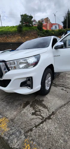 Toyota hilux 2.4 4x4 modl 2020