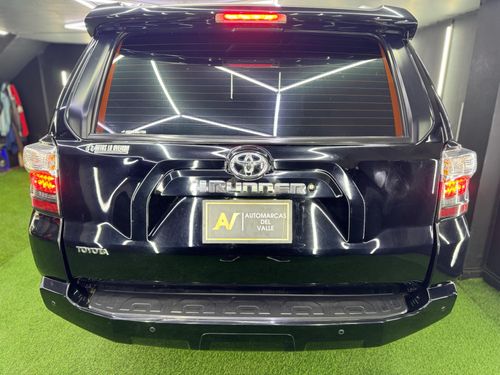 TOYOTA 4 RUNNER SR5 2020