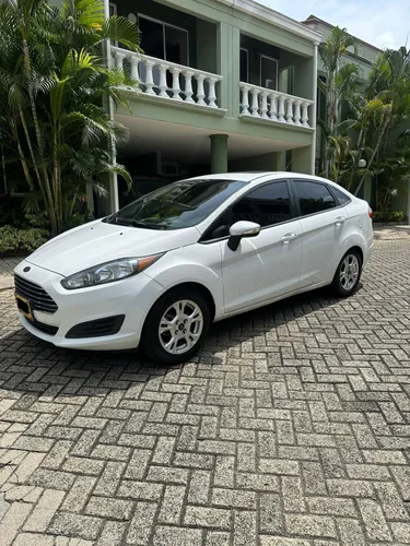 Ford Fiesta SE 2014