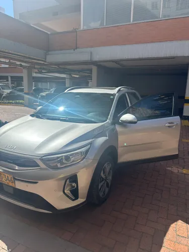 Kia Stonic 2023 hibrida 