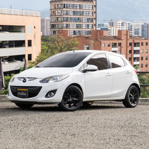 Mazda 2 2013 