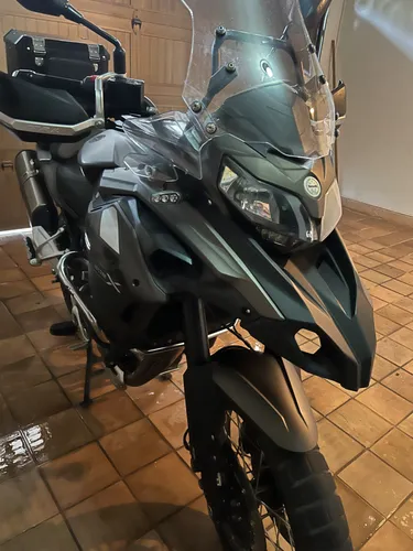 Moto Benelli TRK 502X modelo 2023
