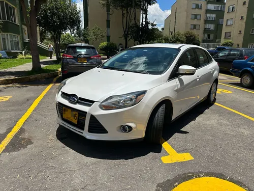 FORD FOCUS TITANIUM 2014