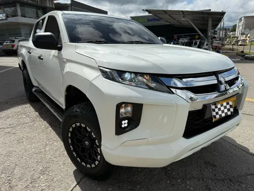 Mitsubishi L200 Triton 2022 mecnica Diesel 4x4