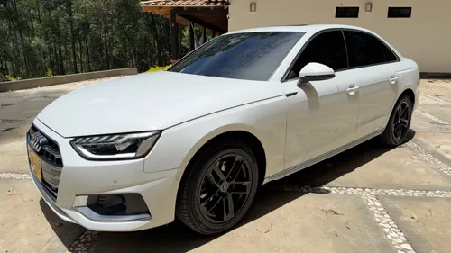 AUDI A4 HIBRIDO 2.0 TURBO 2023