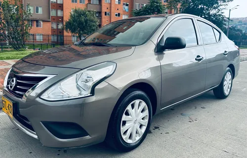 Nissan Versa Drive mecanico 1600cc