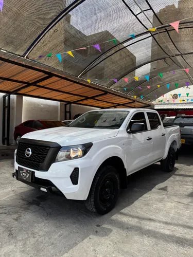 Nissan Frontier np300 Sabanera 2021