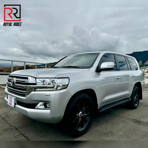 Toyota LC200 Imperial BLINDADA 