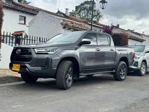 Toyota Hilux 