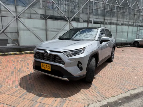 Toyota RAV4 Limited Hybrid 