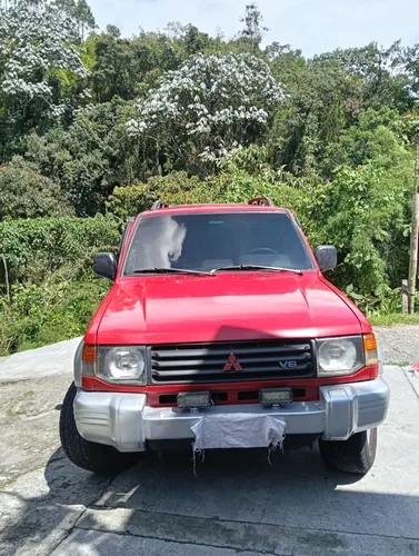 Mitsubishi Montero 