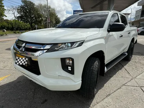 Mitsubishi triton L200 Diesel 4x4 modelo 2023