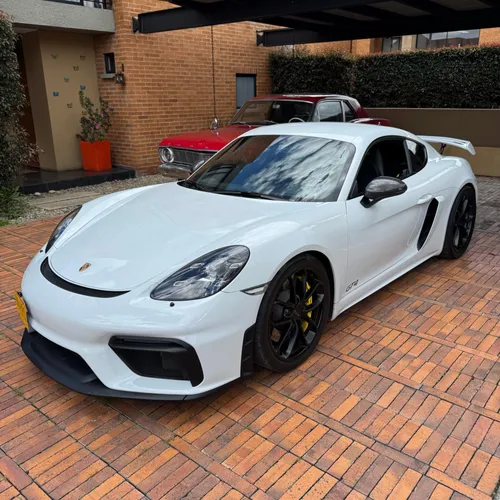 PORSCHE CAYMAN GT4