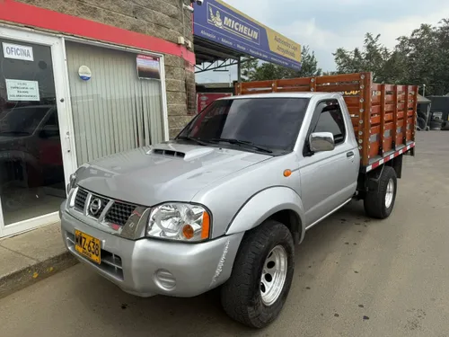 Nissan Frontier Estacas 4x2 diesel 2015