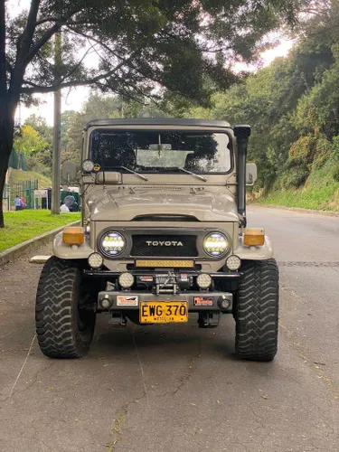 Toyota fj40