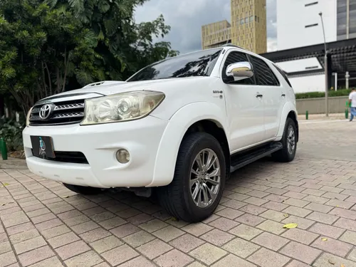Toyota fortuner 2009