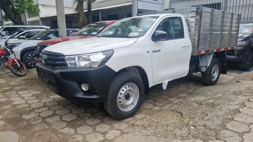 Toyota Hilux 2400 2025 4x4 DISEL mecanico