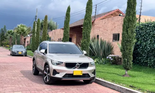 Volvo xc40 hbrida 2023